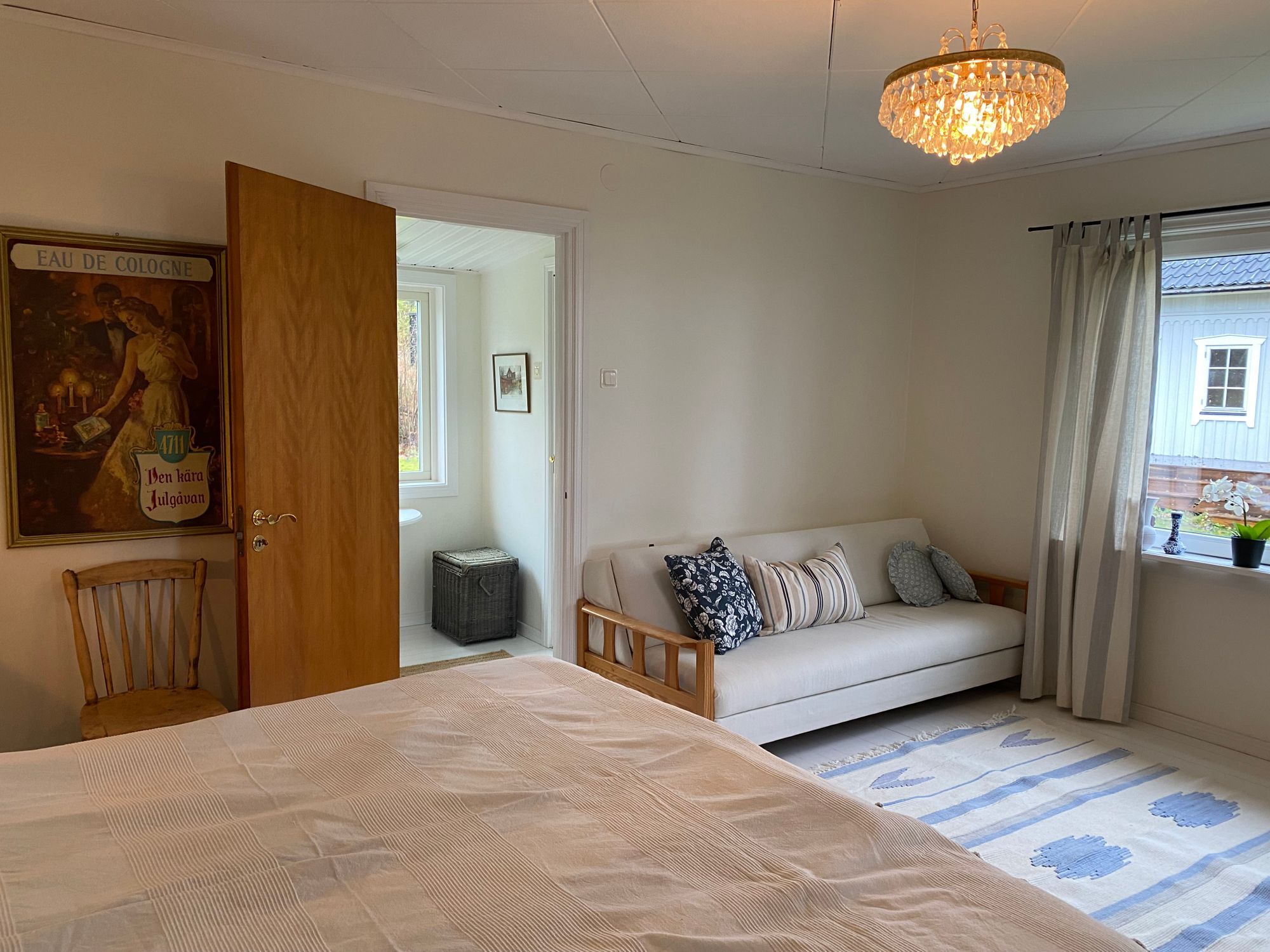 Sommarhus vid Södra Hjälmaren med sjötomt – bild 16 av 24