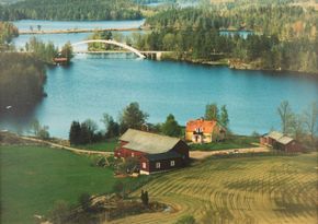 Sjötomt. Utmärkt till 2 familjer.