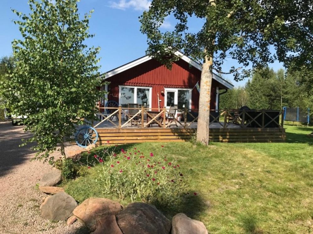 Litet hus i fina Vattnäs utanför Mora – bild 2 av 24