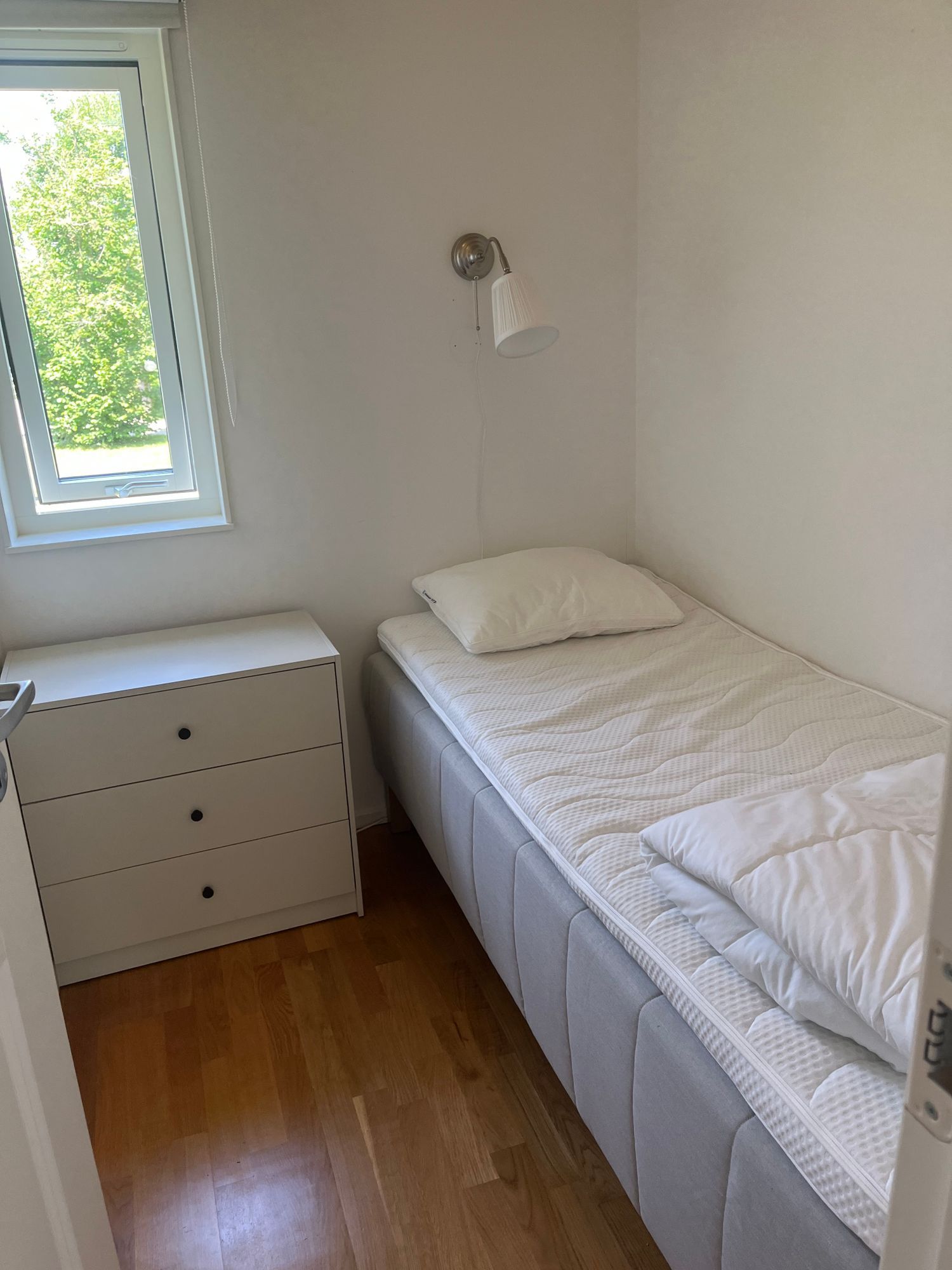 Två stugor 65 + 44 m2 på stor tomt i Gnisvärd – bild 8 av 17