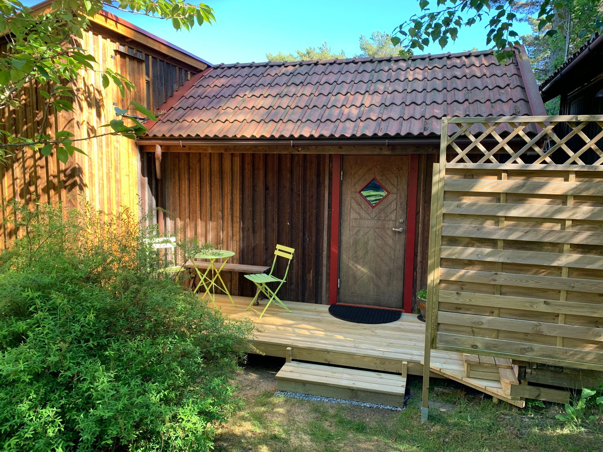Litet hus nära havet, Hakefjorden sydöstra Tjörn – bild 2 av 15