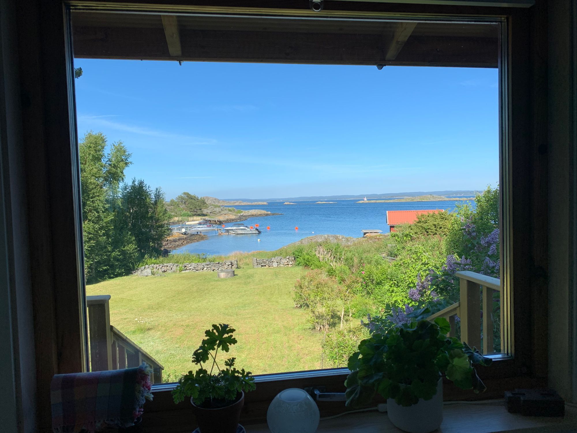 Litet hus nära havet, Hakefjorden sydöstra Tjörn – bild 4 av 15