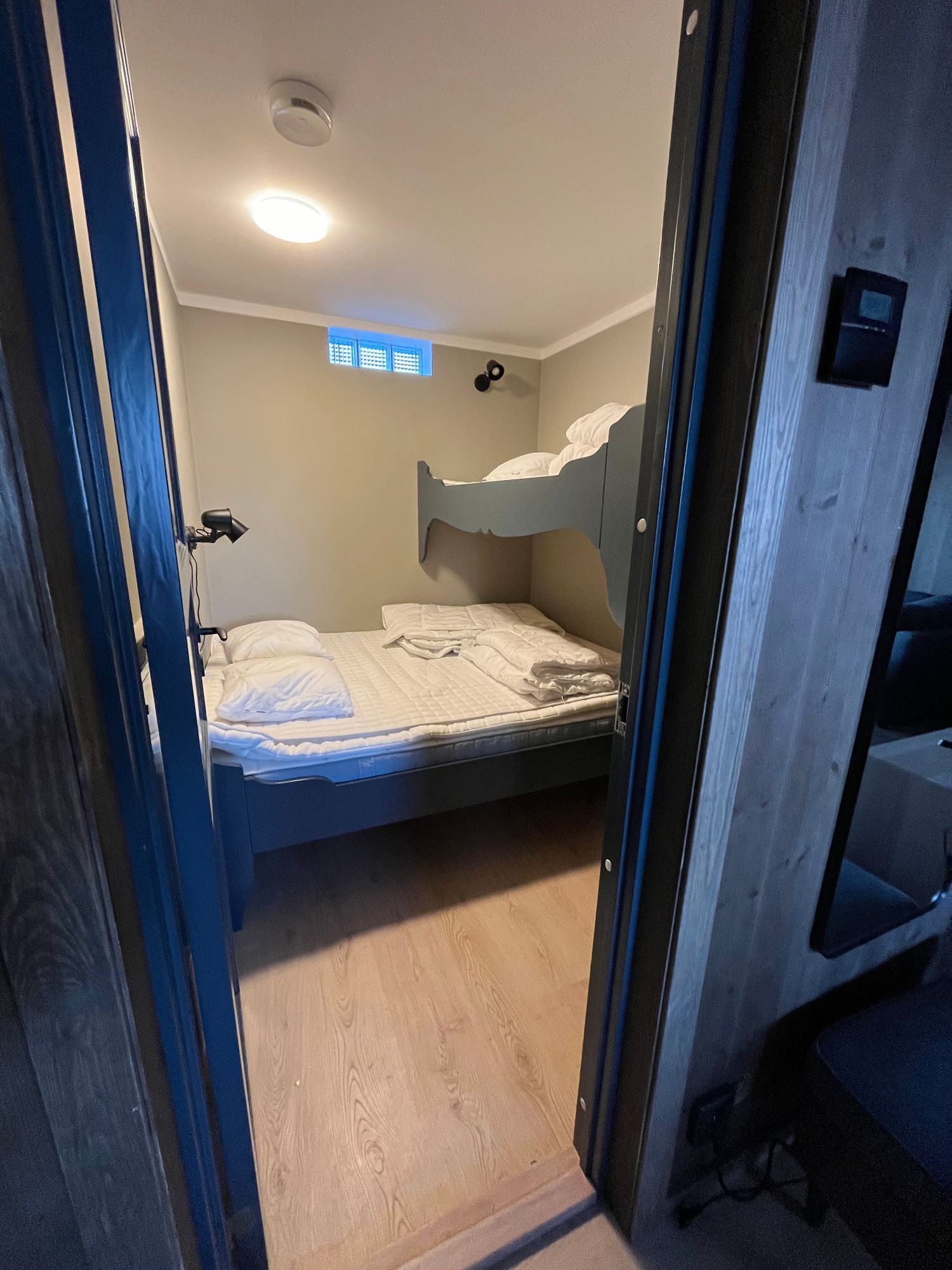 Nyrenoverad med västervy vid längdspåret (Bnv) – bild 9 av 14