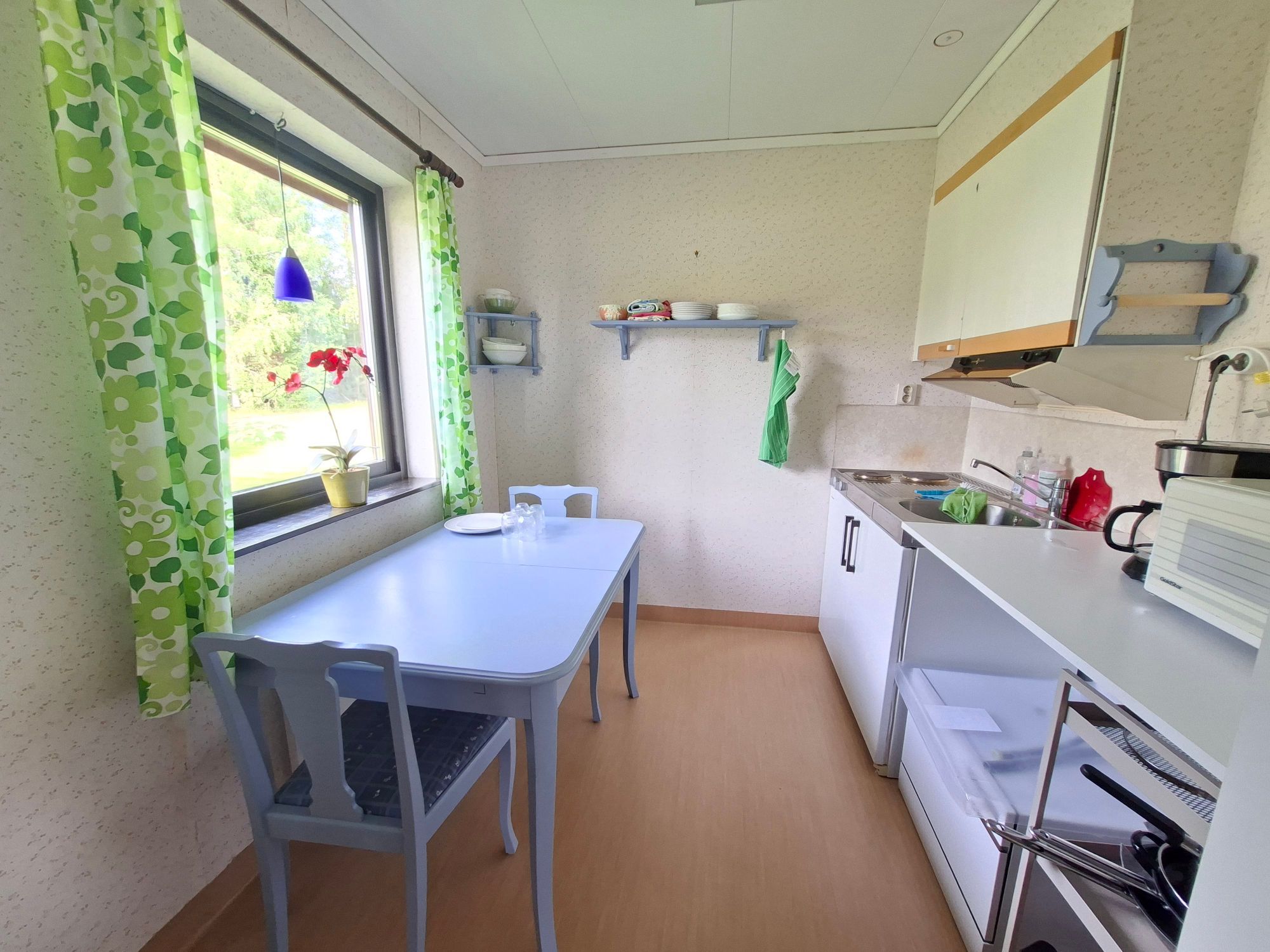 Stuga i den idylliska fiskebyn Norrfors – bild 5 av 13