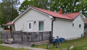 Stuga vid Tofta Strand nära havet,