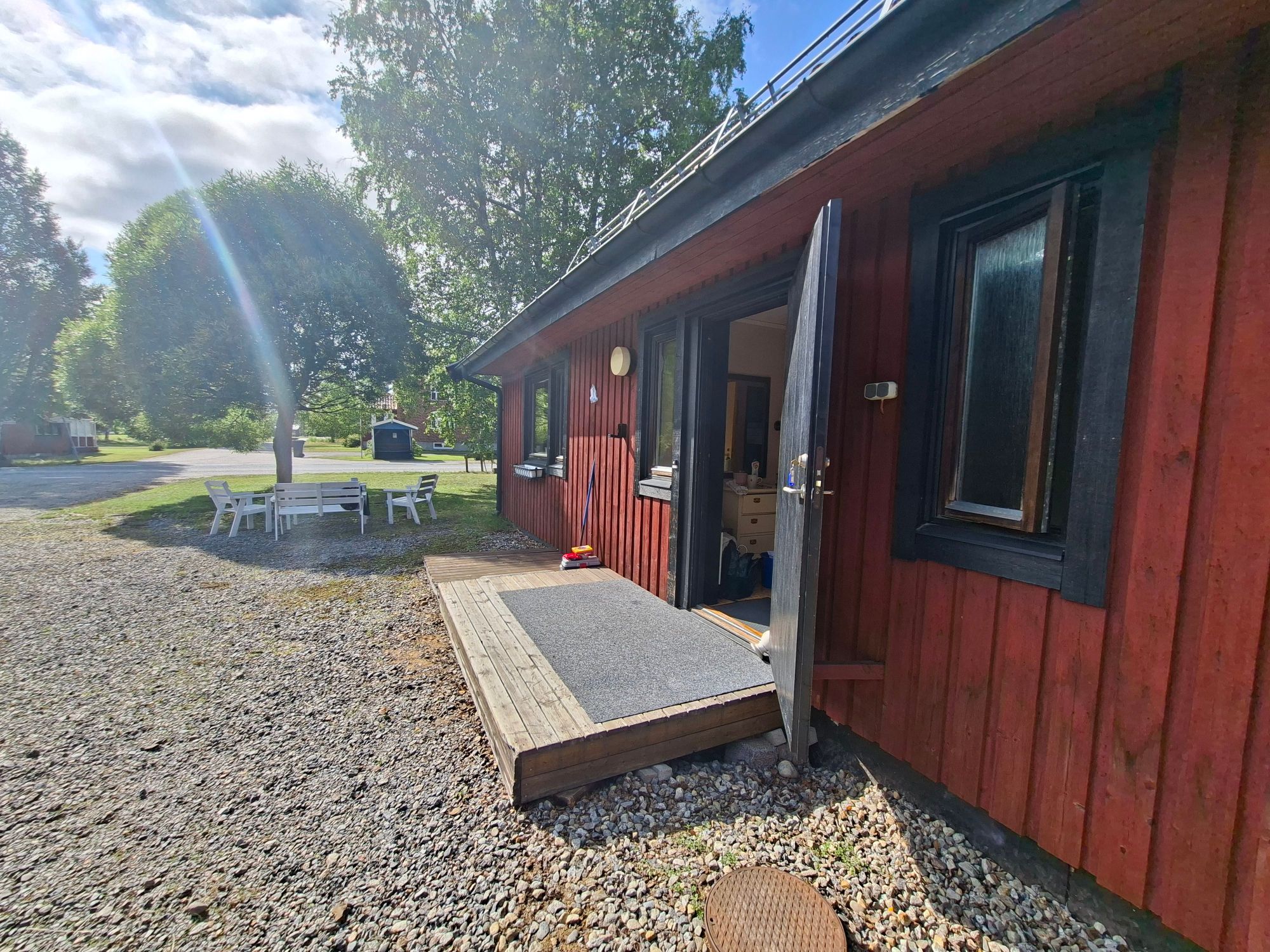 Stuga i den idylliska fiskebyn Norrfors – bild 2 av 13