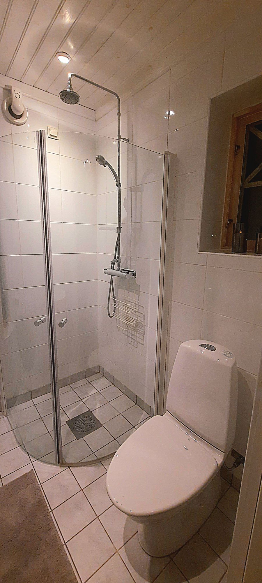 Mysigt fräscht hus i Mora med fint läge vid vatten – bild 14 av 16