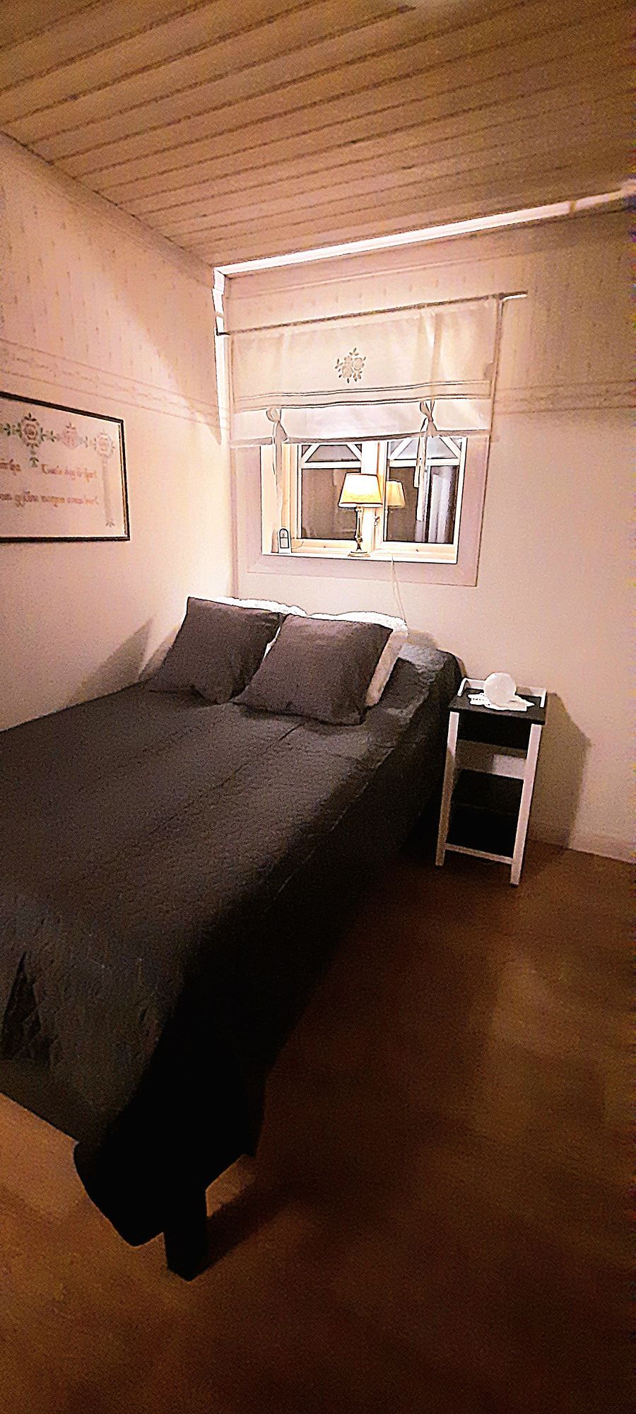 Mysigt fräscht hus i Mora med fint läge vid vatten – bild 13 av 16