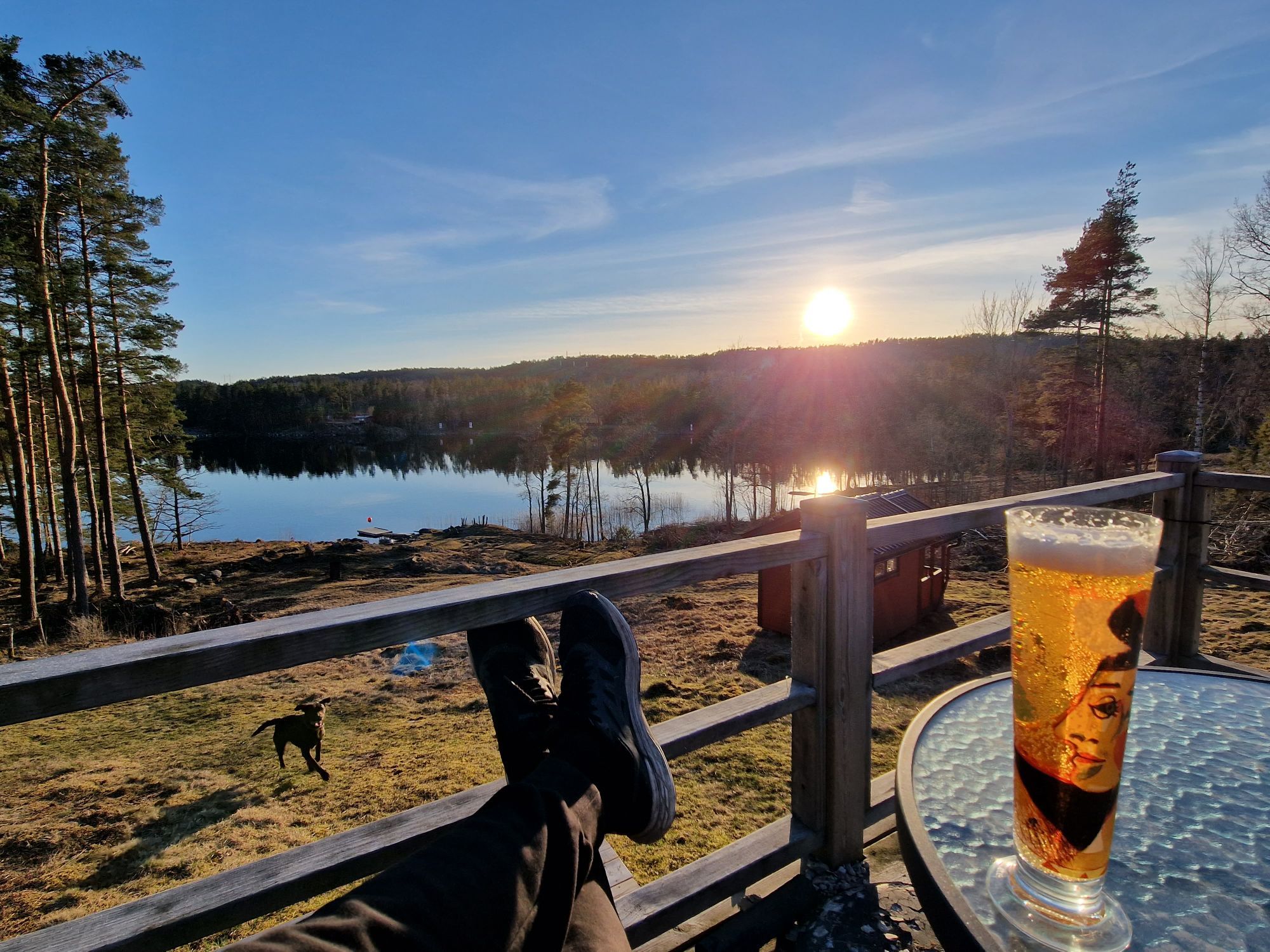 Stuga vid den vackra sjön Ånimen i Dalsland – bild 4 av 14