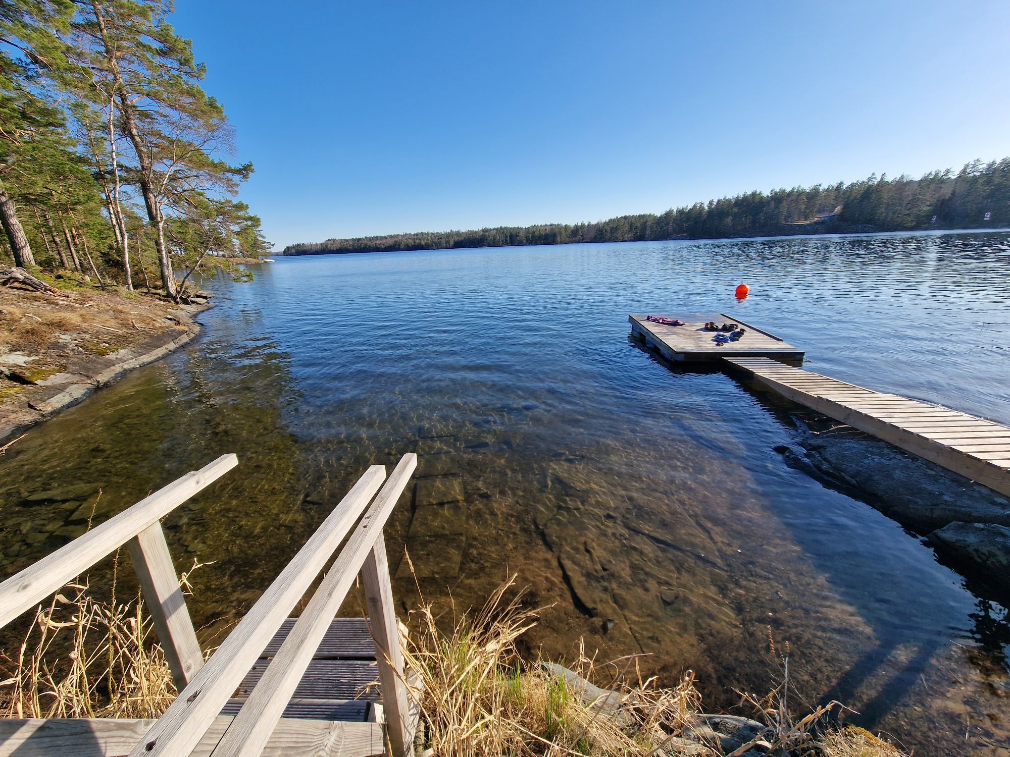 Stuga vid den vackra sjön Ånimen i Dalsland – bild 6 av 14