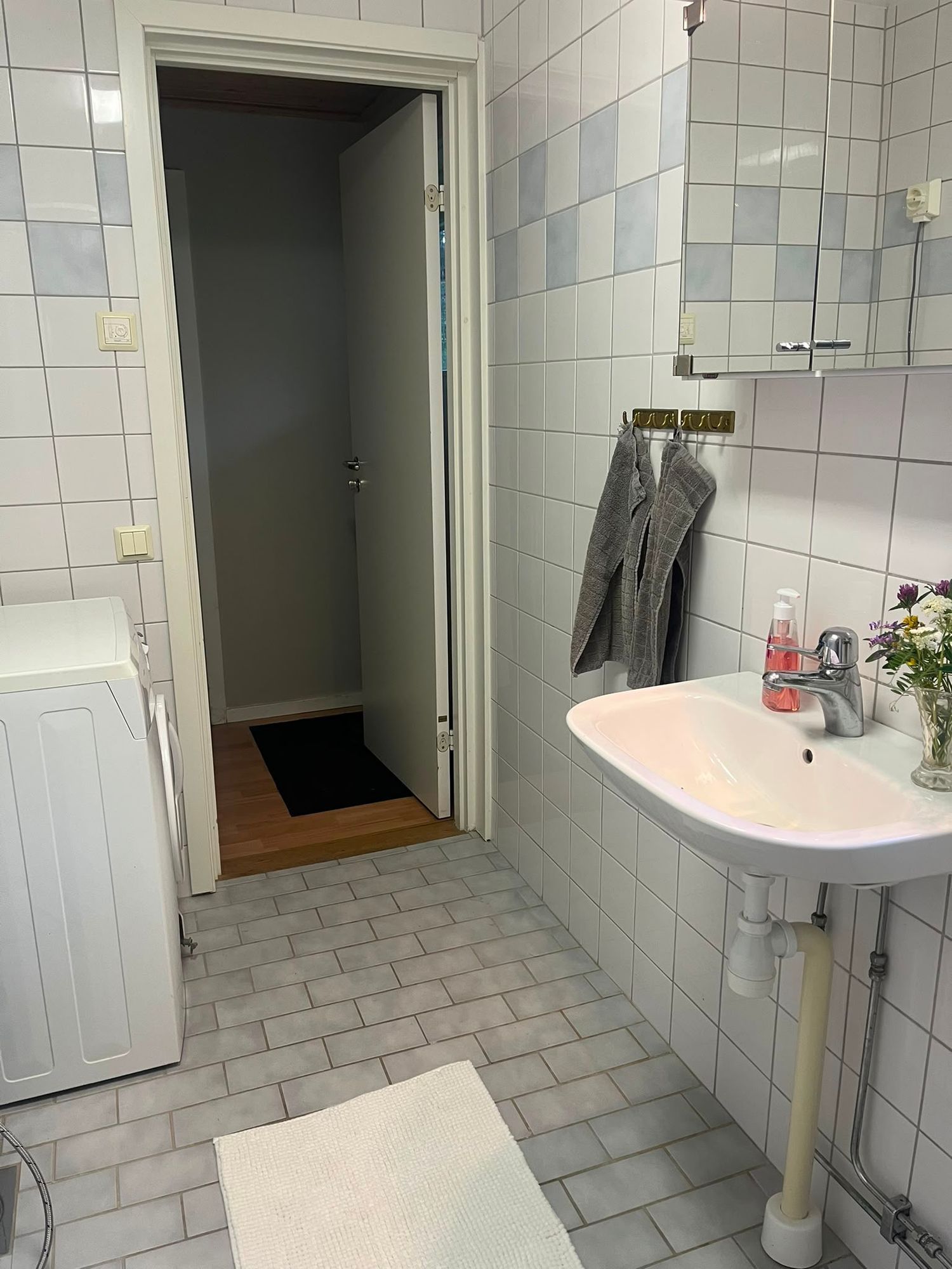 Sjönära fritidshus i lugna omgivningar – bild 22 av 24