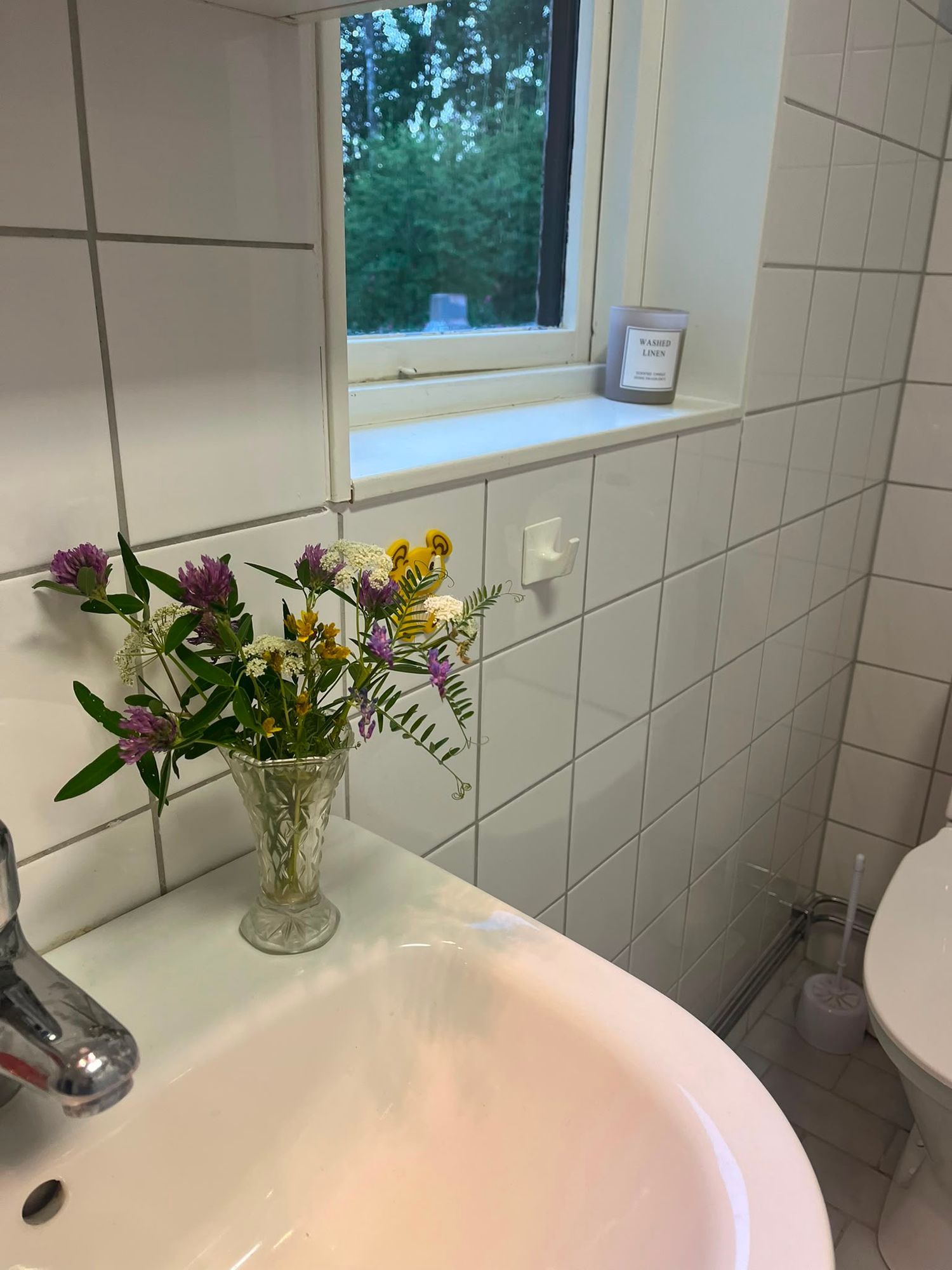 Sjönära fritidshus i lugna omgivningar – bild 21 av 24