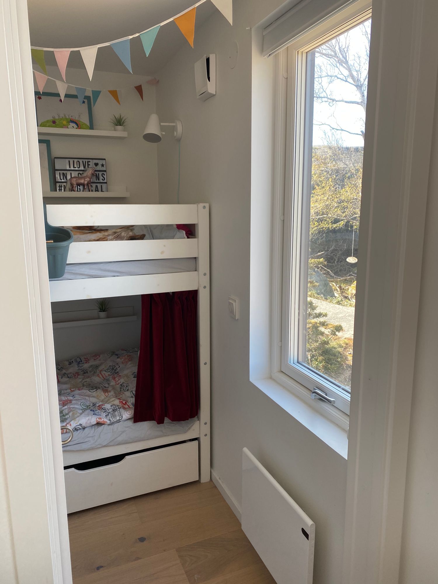 Modernt Hus med Havsutsikt på Knarrholmen – bild 16 av 22