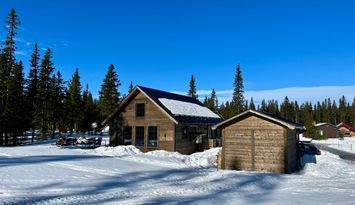 Nybyggd fjällstuga i härliga Höglekardalen