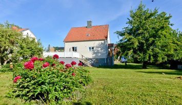 Stor villa 100 meter från havet i sköna Visby