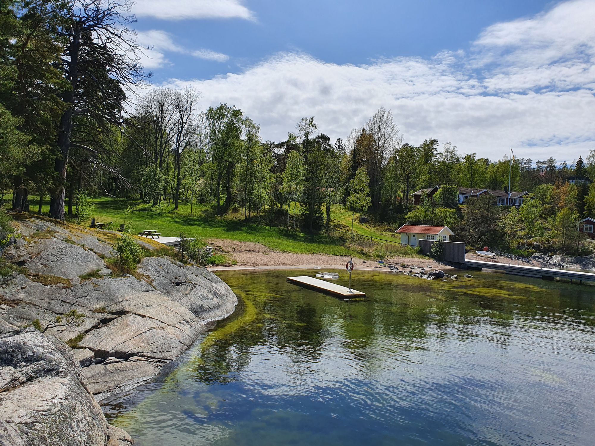 Stuga med egen tomt nära havet – bild 18 av 20