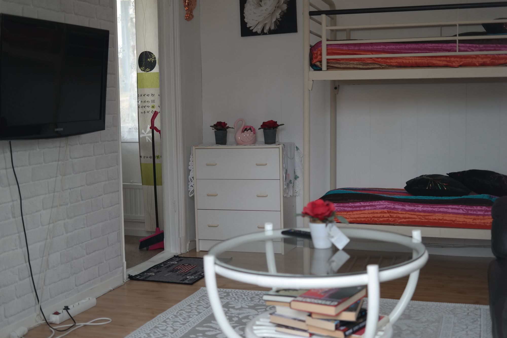 Västervik Stuga,centralt . – bild 2 av 12