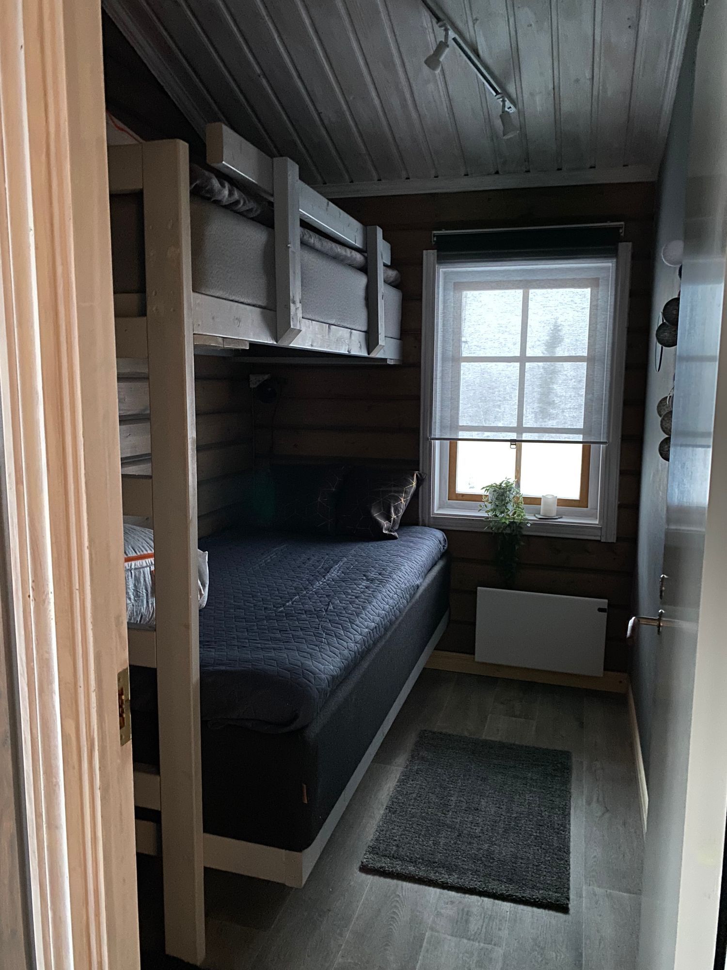 Mysig fjällstuga med utsikt i Stora Blåsjön – bild 11 av 24