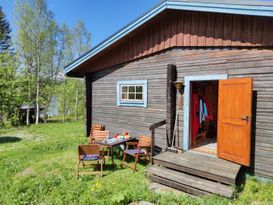 Trevlig fjällstuga vid Åkersjön