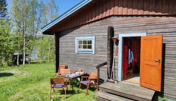 Trevlig fjällstuga vid Åkersjön