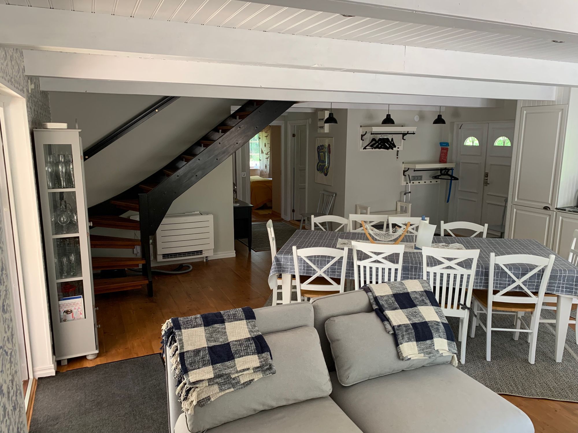 Stuga vid havet för många – bild 3 av 22