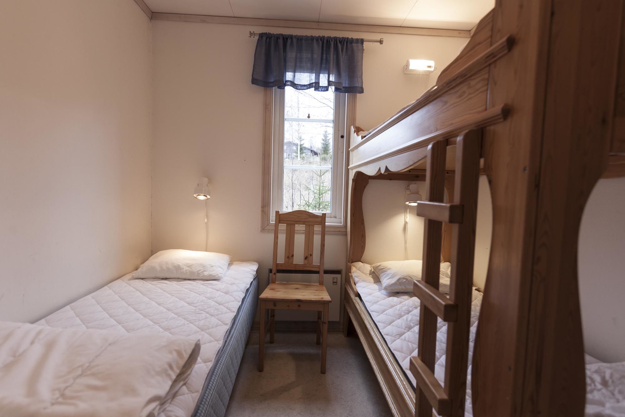 Kläppen. Fin 9 bädds stuga m utomhus jacuzzi. – bild 7 av 11