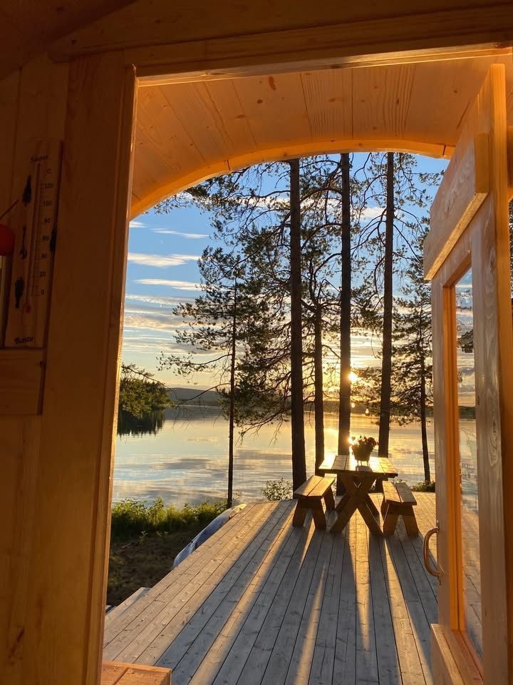 Cozy forest cabin by the lake – bild 20 av 24