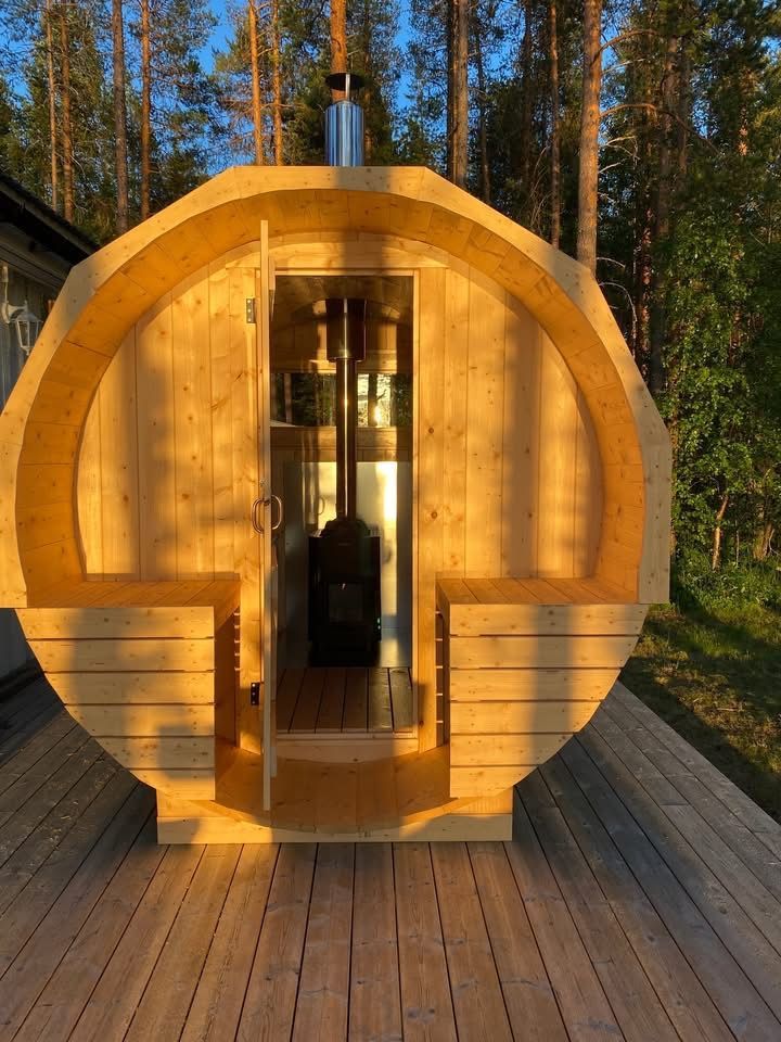 Cozy forest cabin by the lake – bild 19 av 24