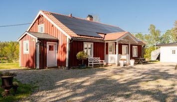 Stort hus nära Nyköping & Flyg