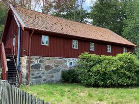 Stone barn by Ekefors nature reserve.