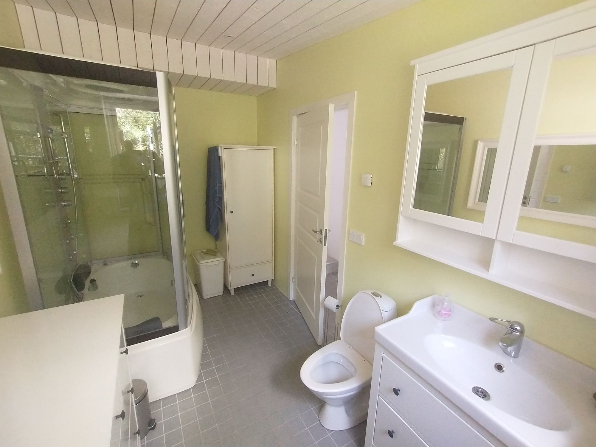 Hus med sjötomt, 10bäddar, möblerad brygga – bild 10 av 18