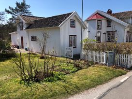 Hus vid havet med utomhuspool Fiskebäckskil