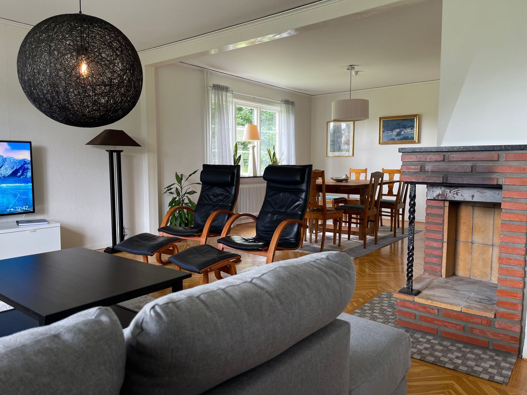 Hus på lantgård nära sjö, skog och staden Växjö – bild 13 av 24