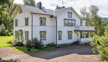 Gård vid Klarälven - bara 10 minuter från Branäs