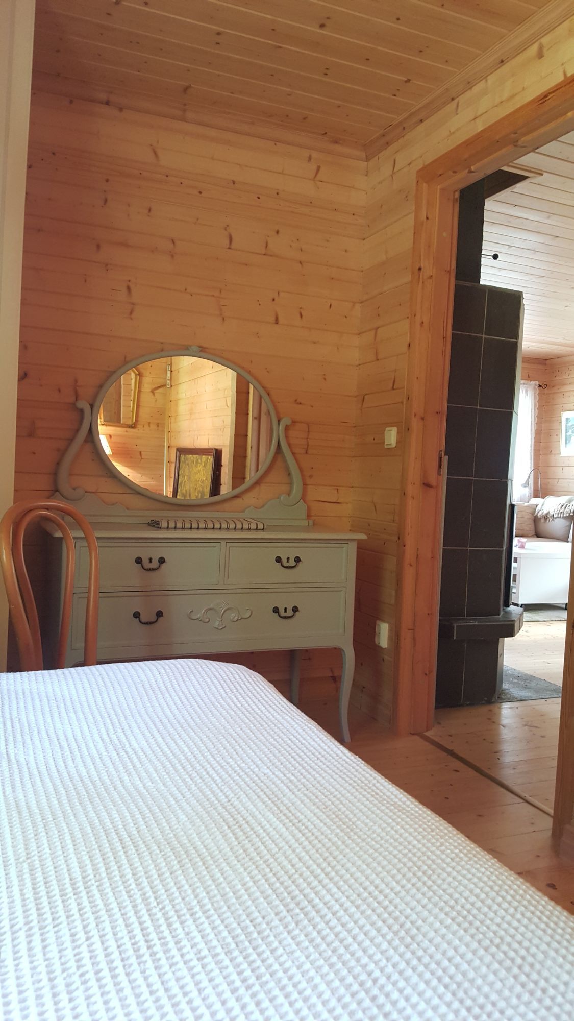 Hus på stor strandtomt vid sjön Mälaren – bild 21 av 24