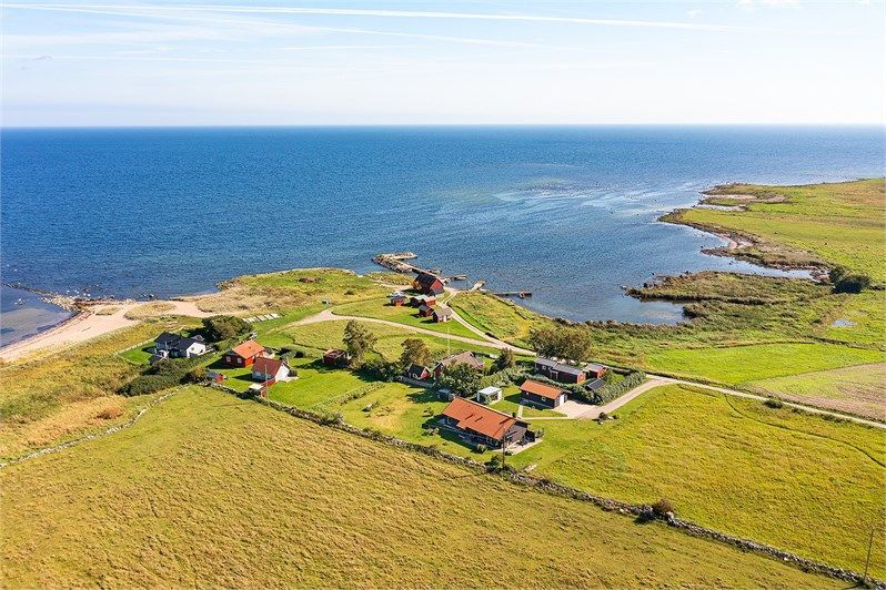 Strandnära ölandsidyll vid havet – bild 6 av 24