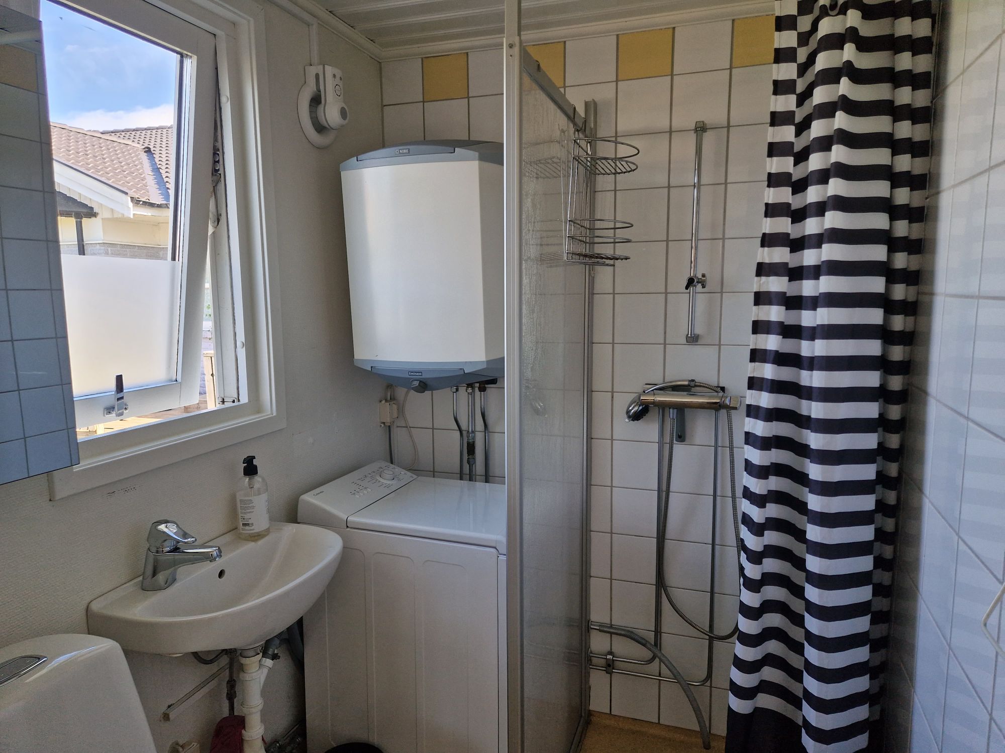 Mysig stuga med gångavstånd till havet – bild 5 av 6