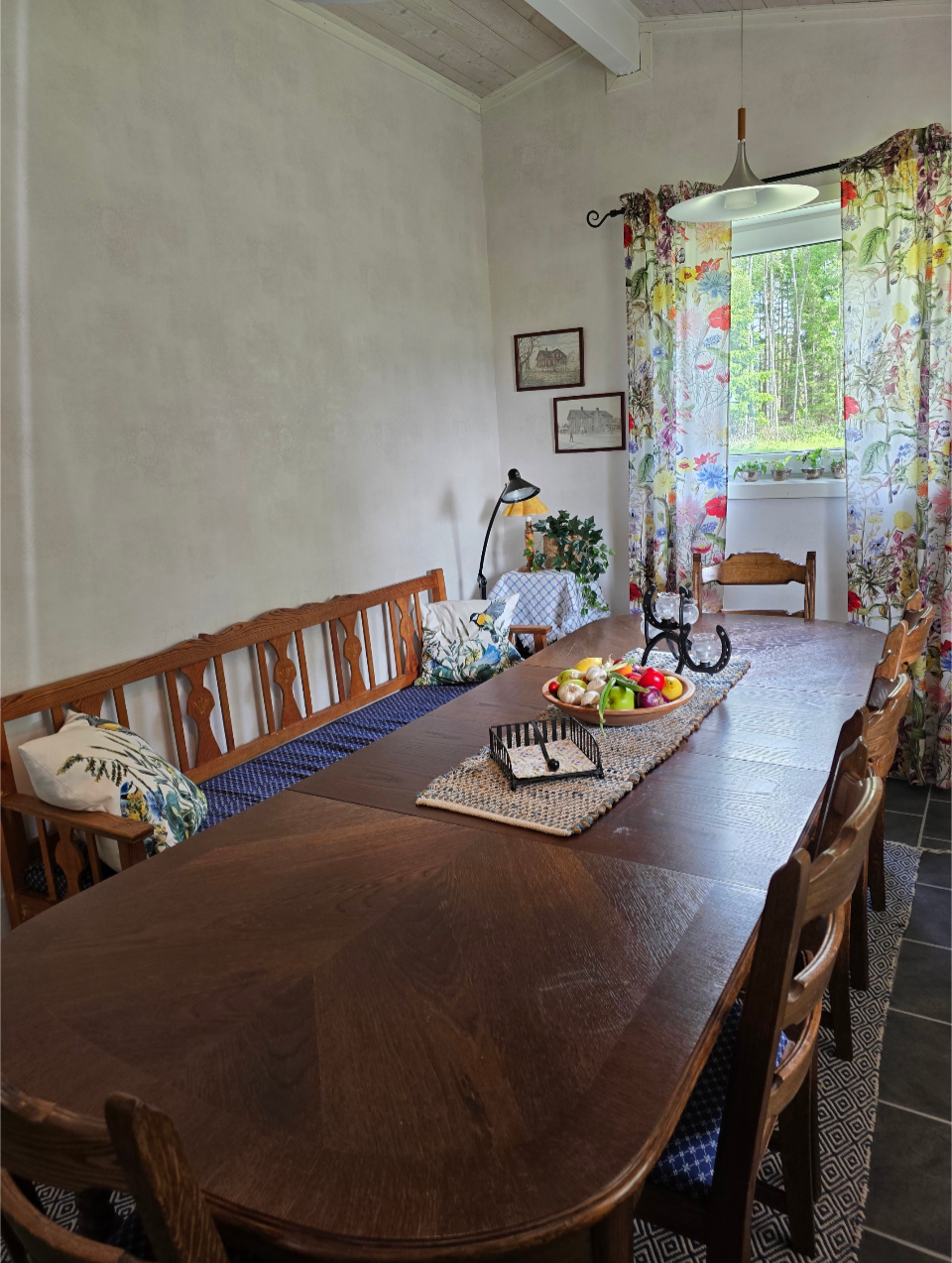 Mysig sommarstuga med sjötomt – bild 7 av 24