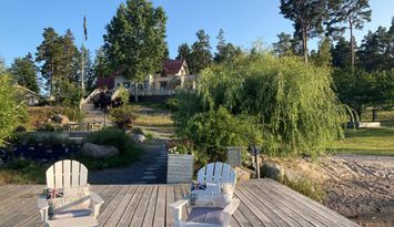 Lillsved Värmdö. Grosshandlarvilla på stor sjötomt