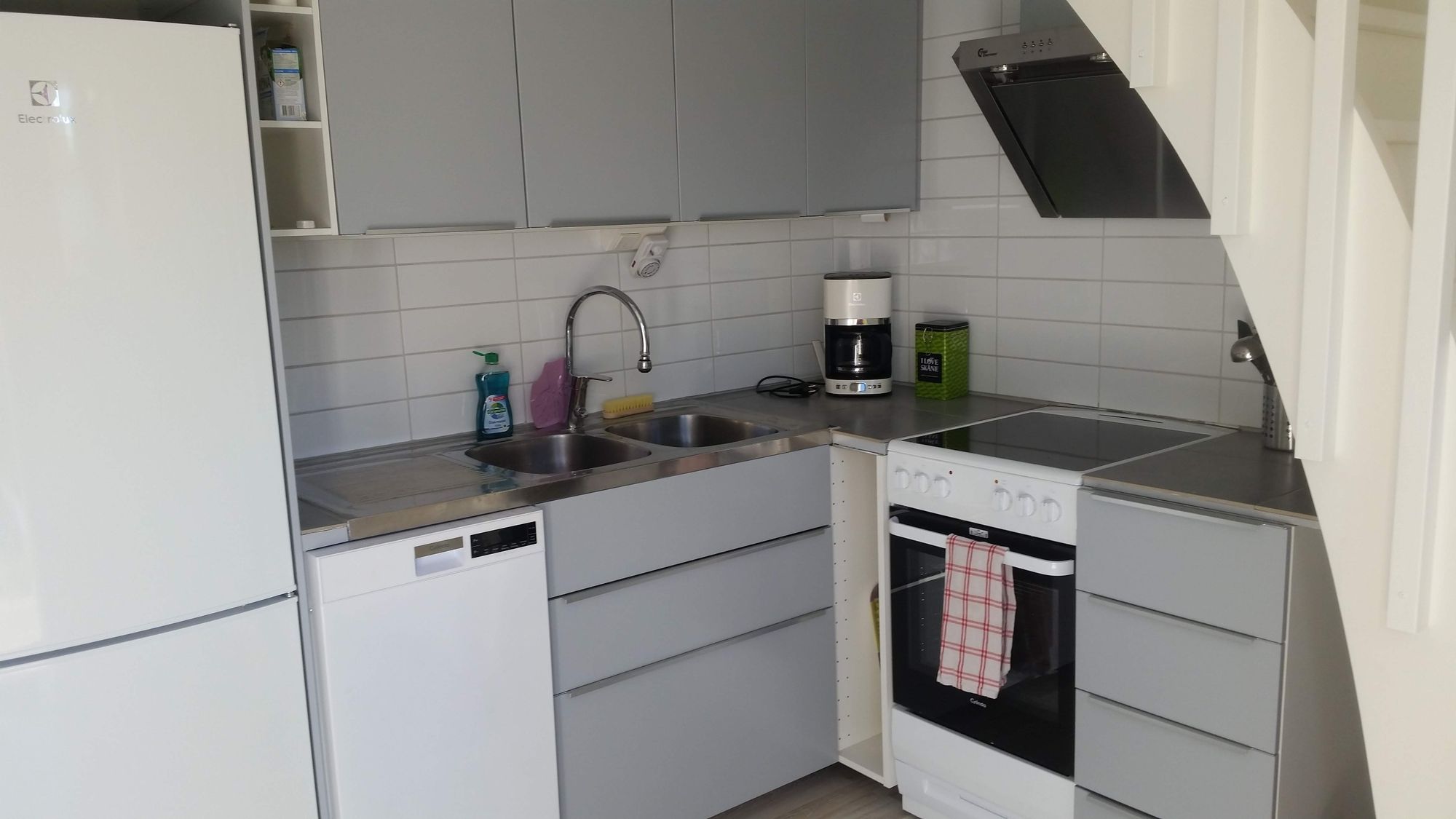 Liten stuga i Bleket på Tjörn uthyres – bild 12 av 24
