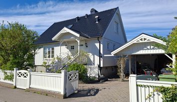 Barnvänlig villa med grönskande trädgård