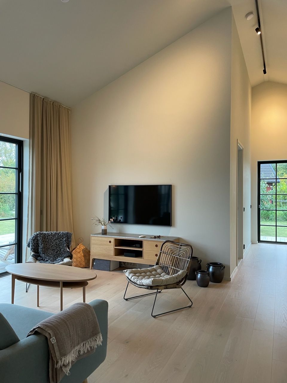 Modernt sommarhus i hjärtat av Ljugarn, Gotland – bild 3 av 11