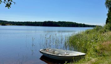 Mysig sjöstuga vid Långsvan