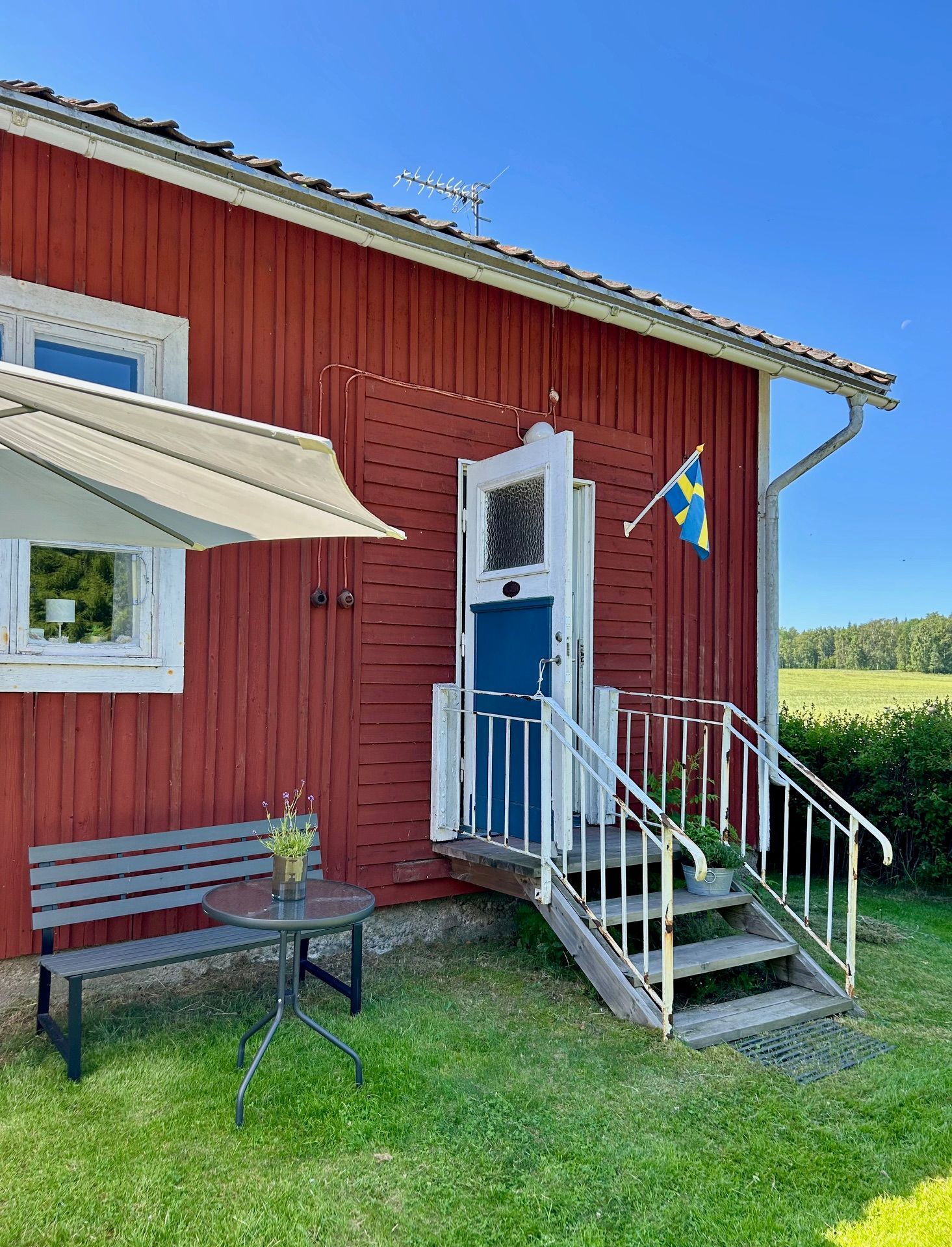 Mysig sjöstuga vid Långsvan – bild 4 av 23
