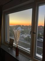 Stor ljus lägenhet i Visby med 5 bäddar
