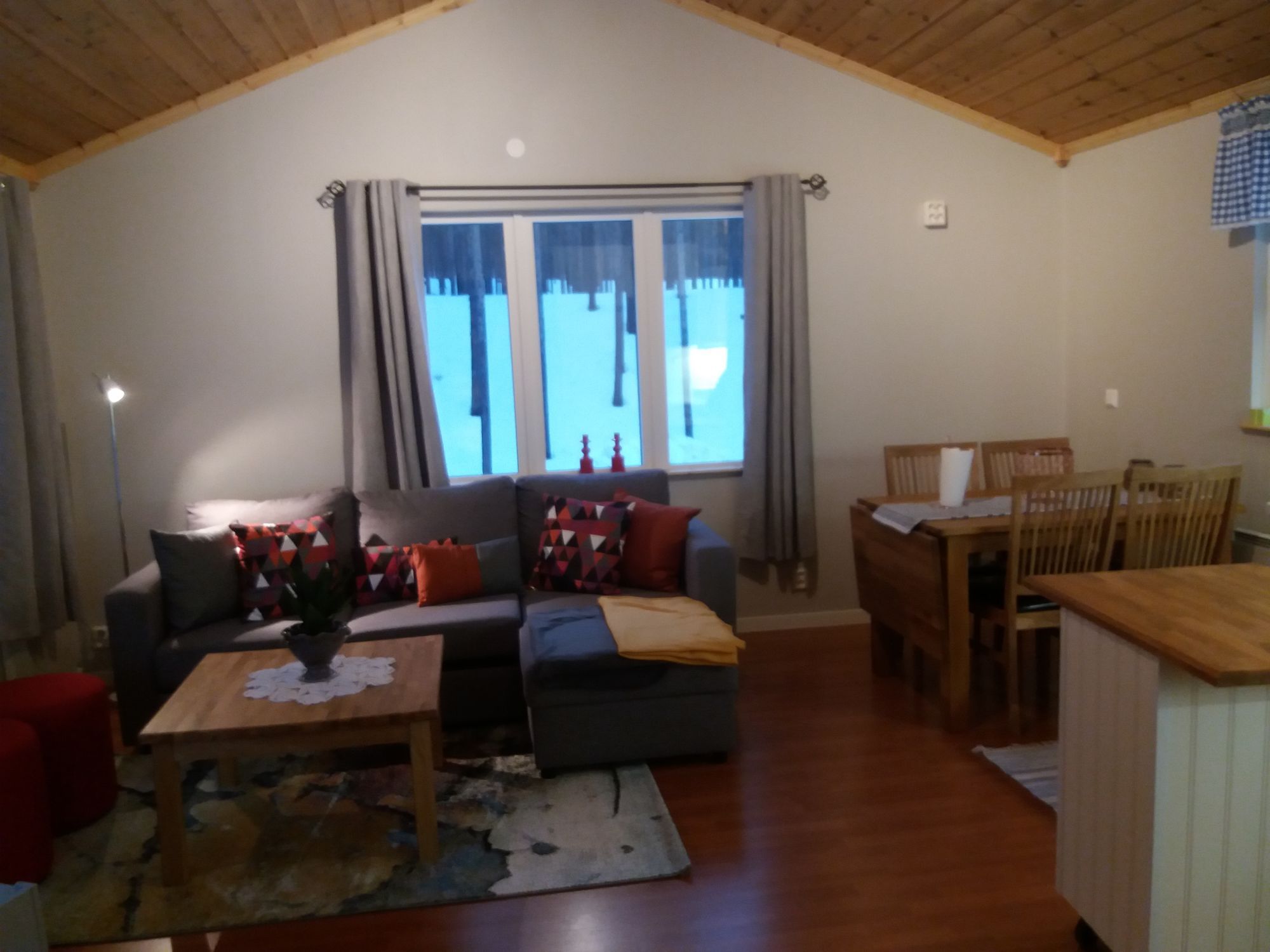 Modern stuga 4+2 bäddar i lugnt område, Björnrike – bild 5 av 8