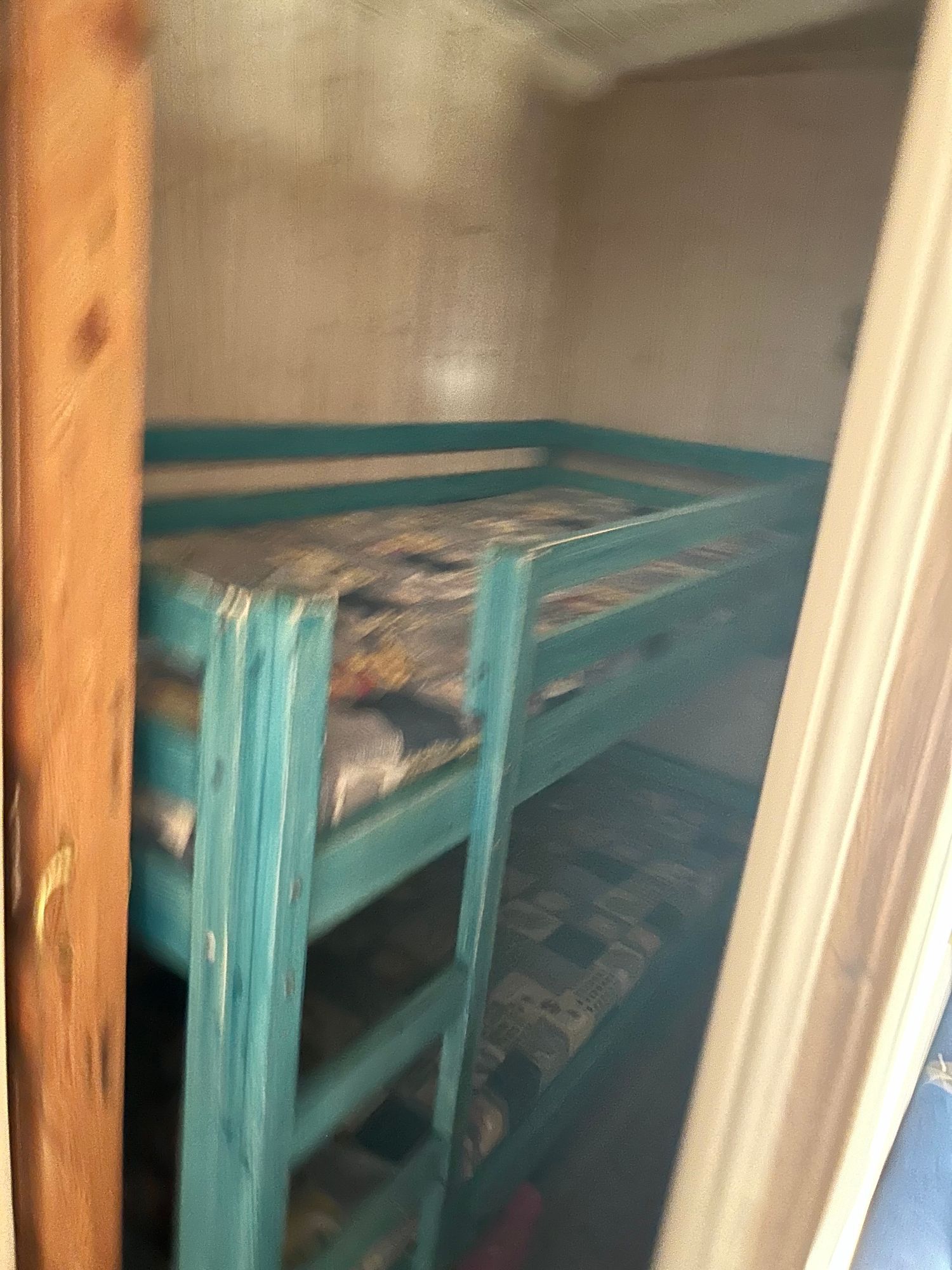 Charmig stuga på villatomt med havsutsikt – bild 8 av 11