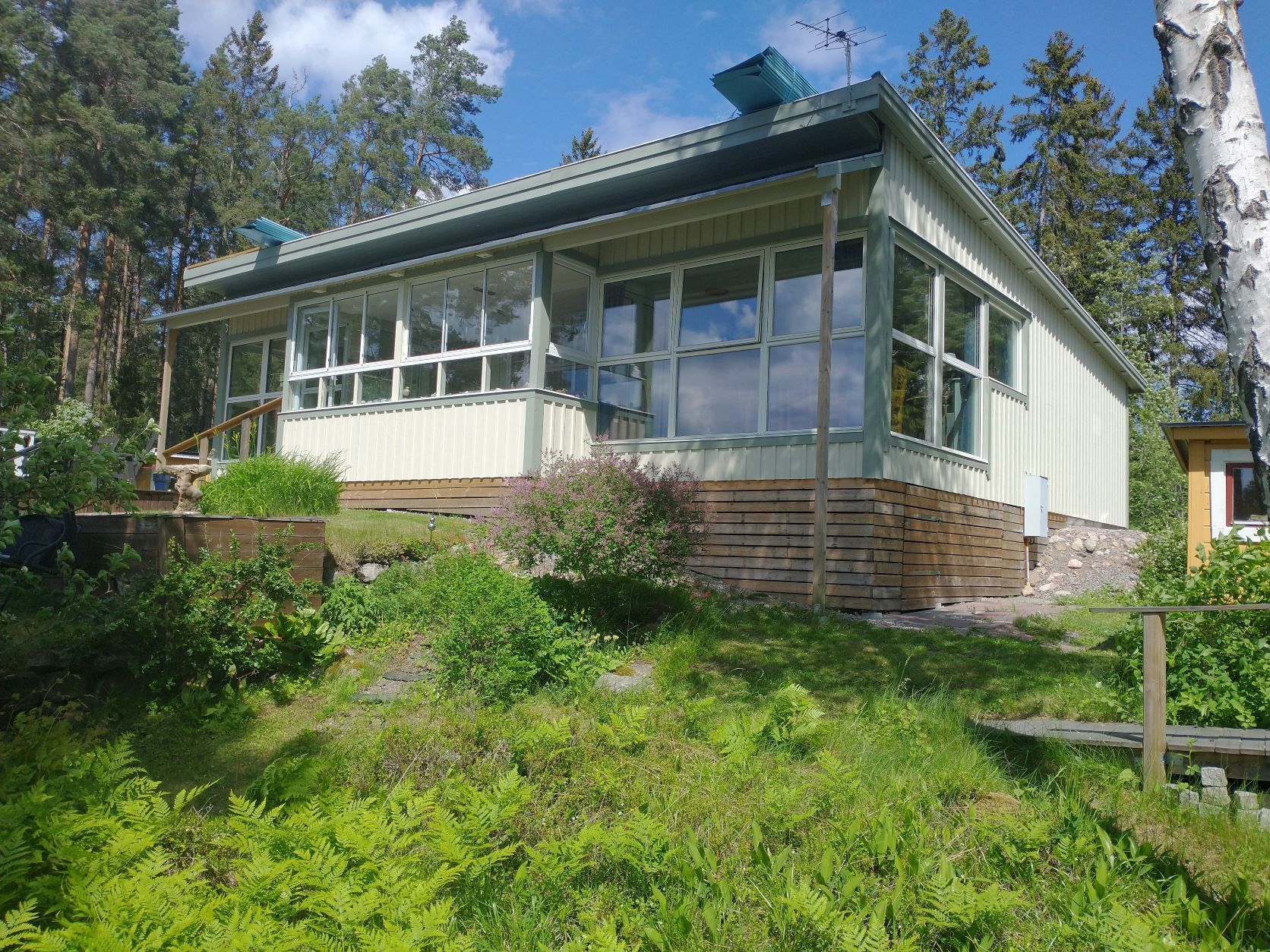 Hus med sjötomt, 10bäddar, möblerad brygga