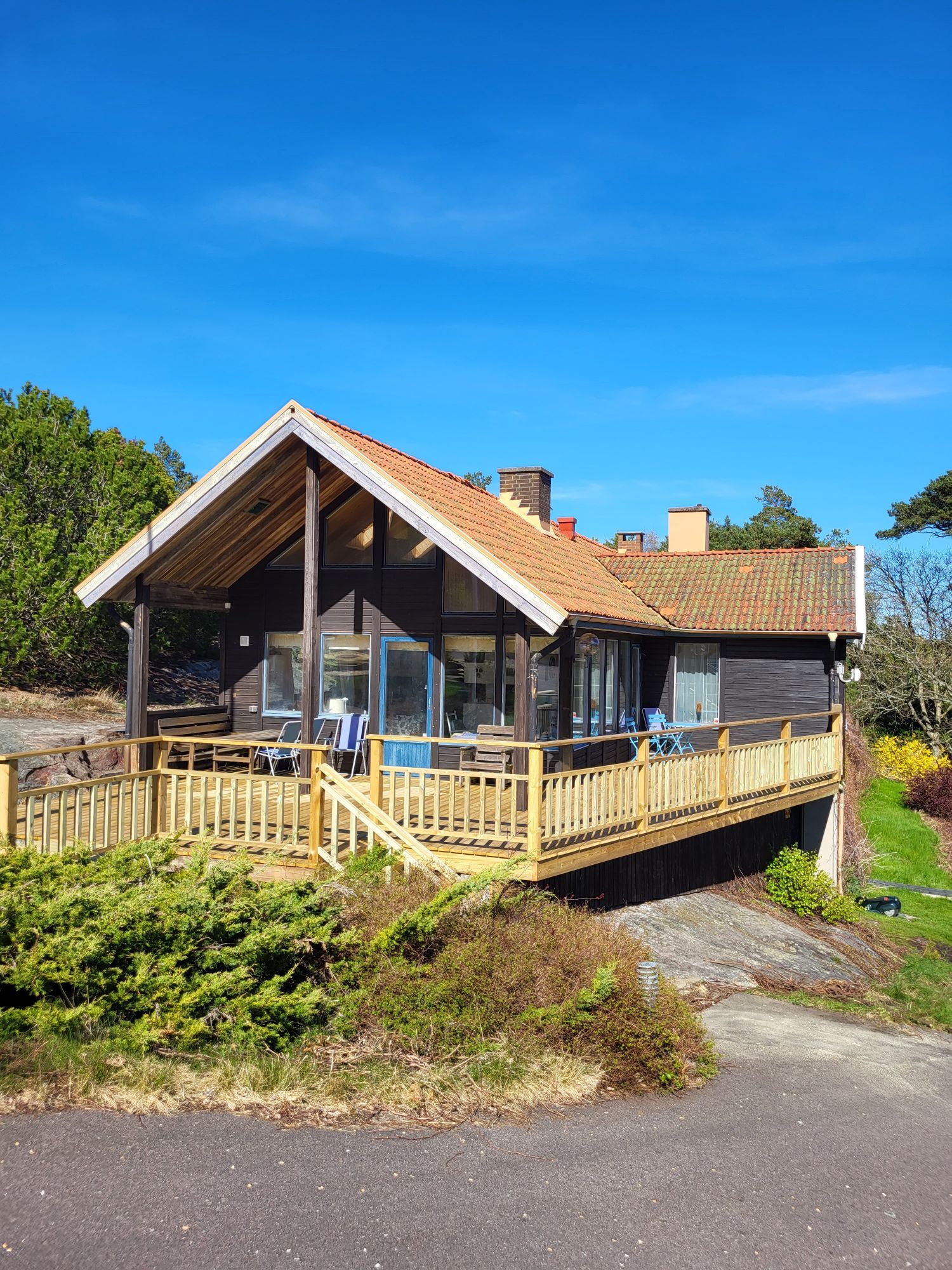 Stort hus nära havet på innersta Marstrandsön – bild 2 av 15