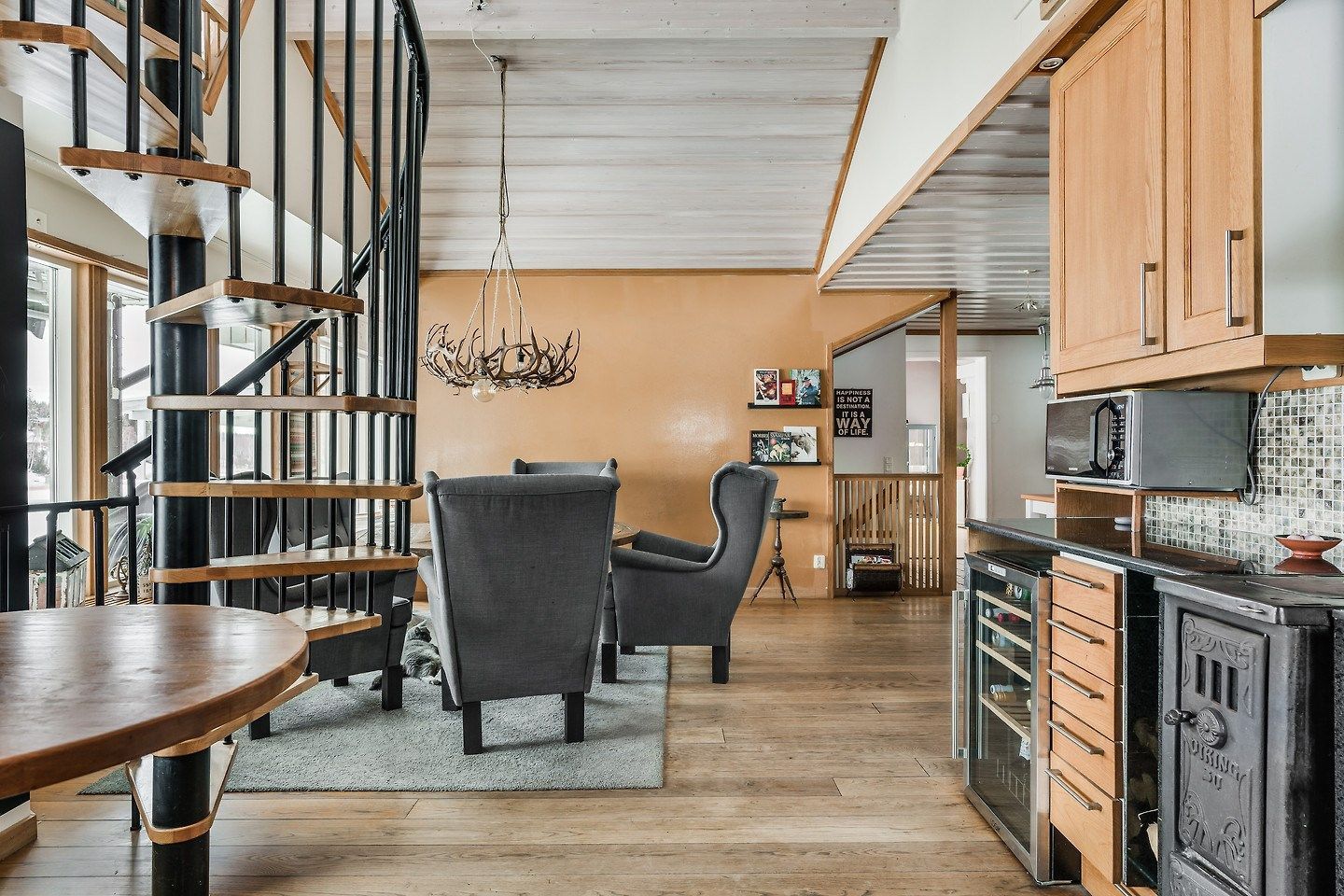 Lyxig villa med strandtomt, pool och pizzaugn – bild 11 av 24